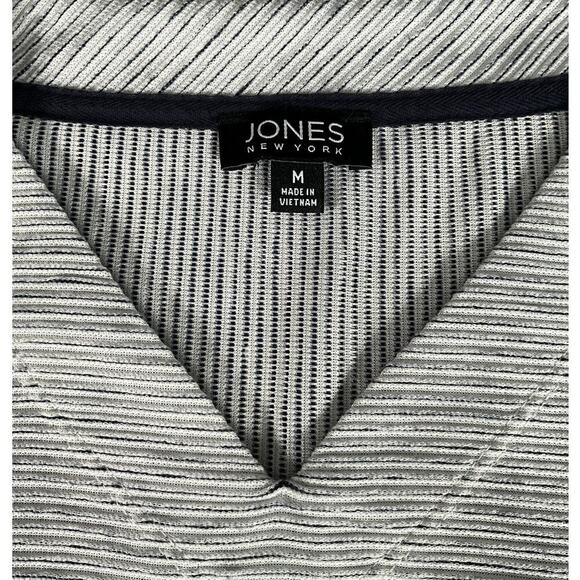 JONES NEW YORK Signature Stripped Blue White Sleeveless Top Silver Button Medium - Picture 5 of 9